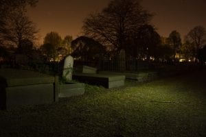https://images.pexels.com/photos/782/night-dark-halloween-horror.jpg?dl&fit=crop&w=640&h=426